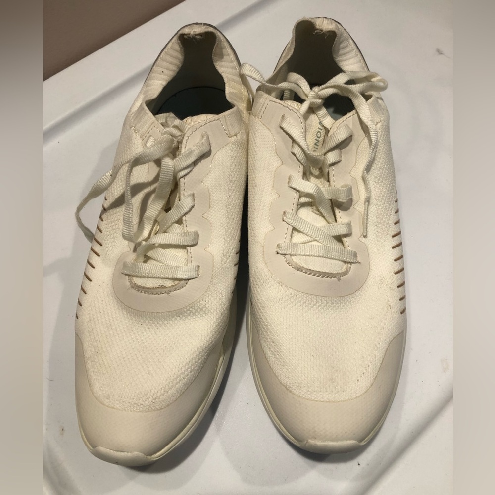 Vionic Sneakers Size 9